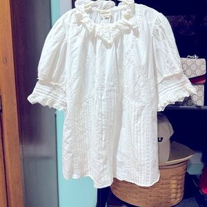 Victorian style blouse in a size small.. never worn . No tags . Soft cotton